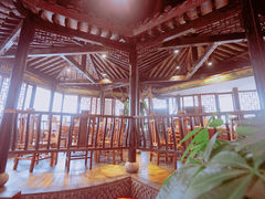 -沪小二炭火蛙锅(淮海中路美食不夜城店)