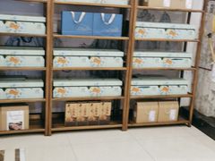 面包甜点陈列柜-香山湖渔家大院