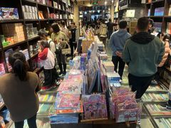 -钟书阁(松江泰晤士小镇店)