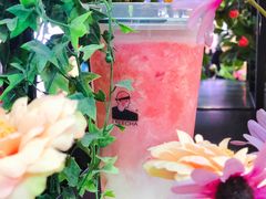 草莓厚酸酪-LELECHA乐乐茶(上海五角场万达广场店)