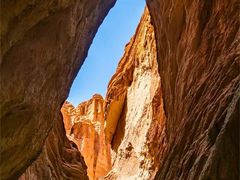 -天山神秘大峡谷