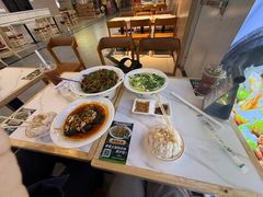 -霸蛮湖南菜·牛肉粉(荣京西街店)