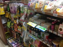 -全家便利店(愚园店)