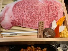 -山川小町·极番烧肉(新地假日广场店)