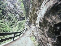 -龙水峡地缝景区