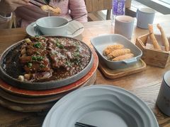 -蜜桃餐厅·伴山(湖滨商业街店)