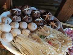 -秋香家韩式炭火烤肉(荷园路店)