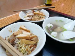 -松树干拌面店