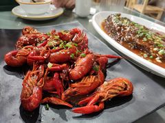 -梓檚中餐厅湖北菜小龙虾武昌鱼排骨藕汤(黄鹤楼店)