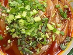 -拈签一笑黄牛肉辣卤串串