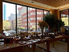 自助取餐区-自由之丘