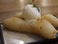 金枪鱼薯饼-Naughty Nuri’s Phuket