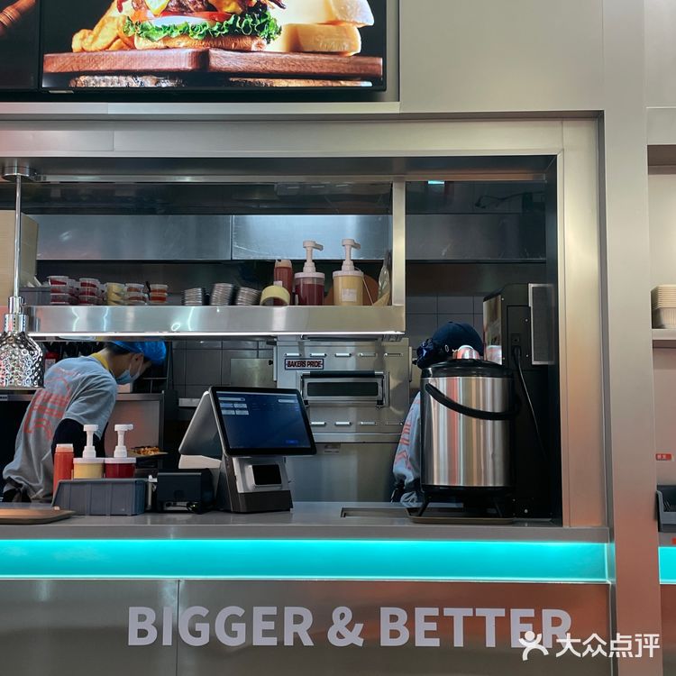 天呐！新疆的🍔汉堡居然是加辣皮子的？！