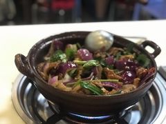 洋葱-胡须佬鸡煲四季火锅(龙珠大道店)