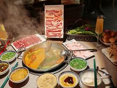-伴山牛贵州黄牛肉火锅·苗疆非遗艺术餐厅(上海首店)