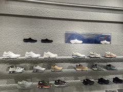 -SALOMON萨洛蒙(青岛海信店)