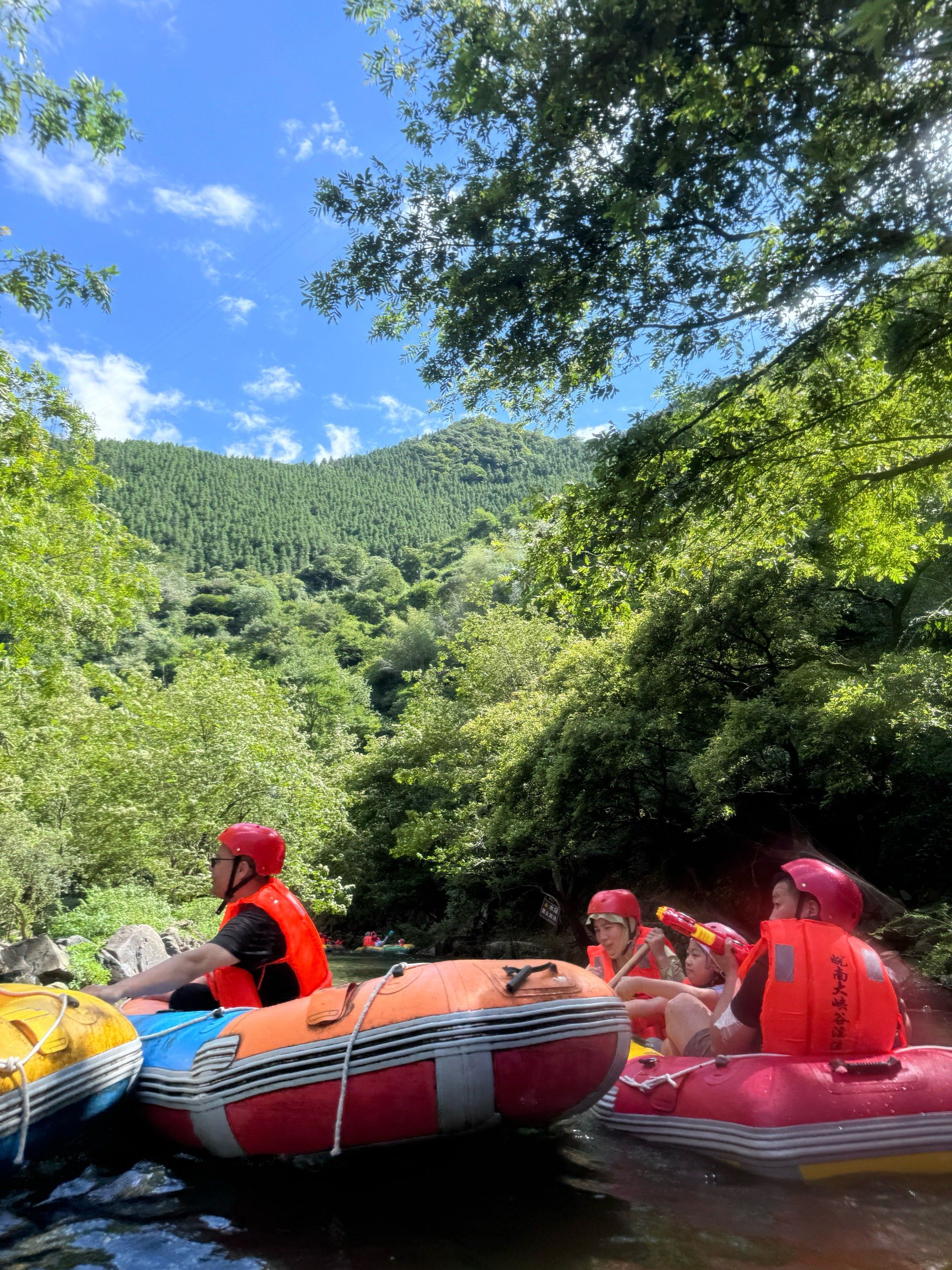 皖南大峡谷漂流