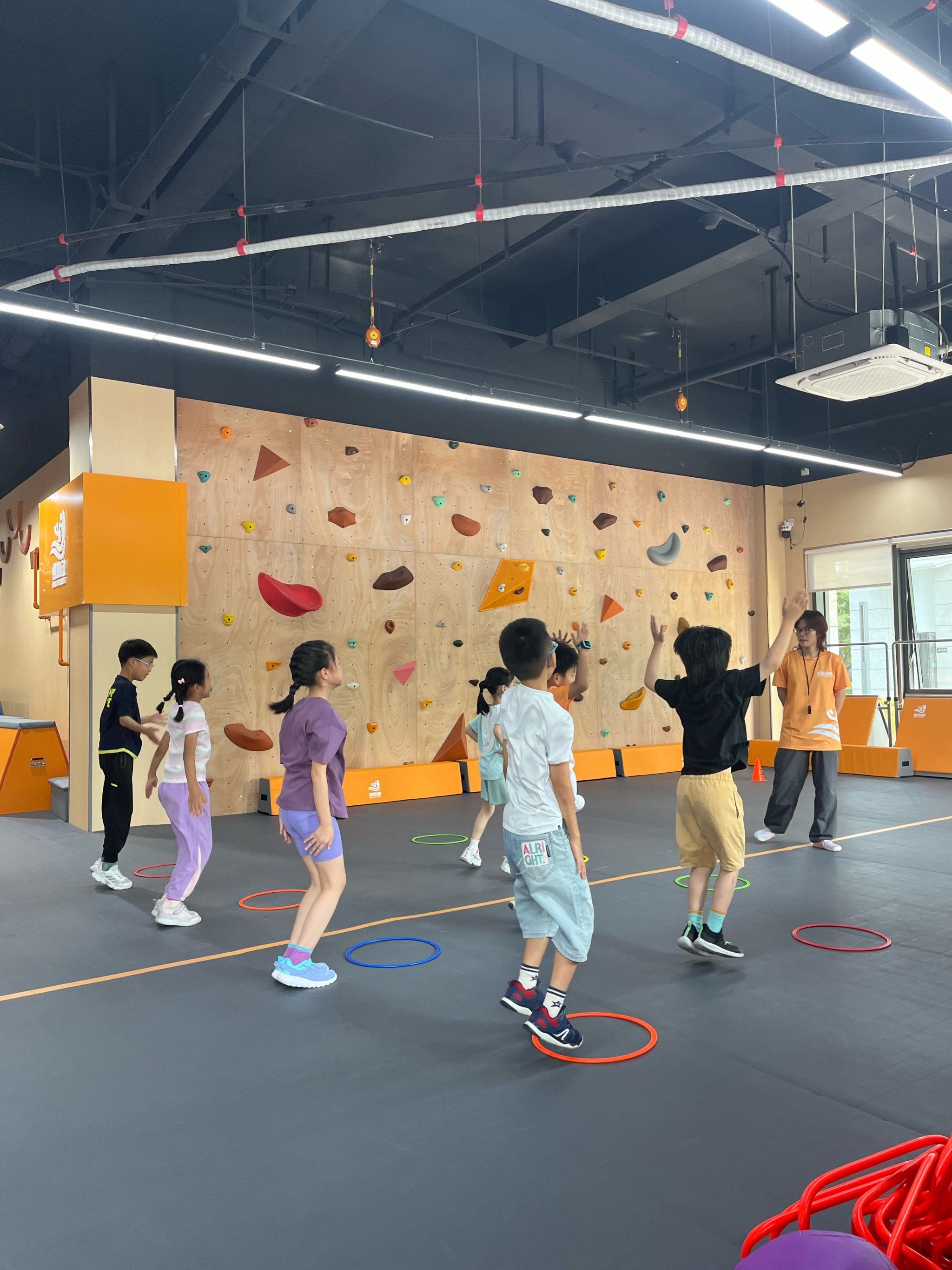 动感十足的幼儿体育课
