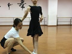 -小荧星艺校(大宁分校)
