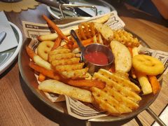 -Dragon Pizza•圆脸龙披萨·牛排餐厅