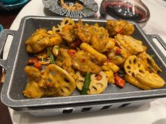 -荷塘秋月·本帮江浙菜(国权路店)