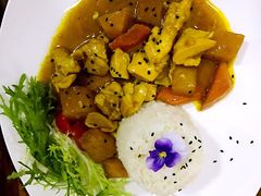 咖喱鸡块配时蔬米饭-威克特披萨汉堡