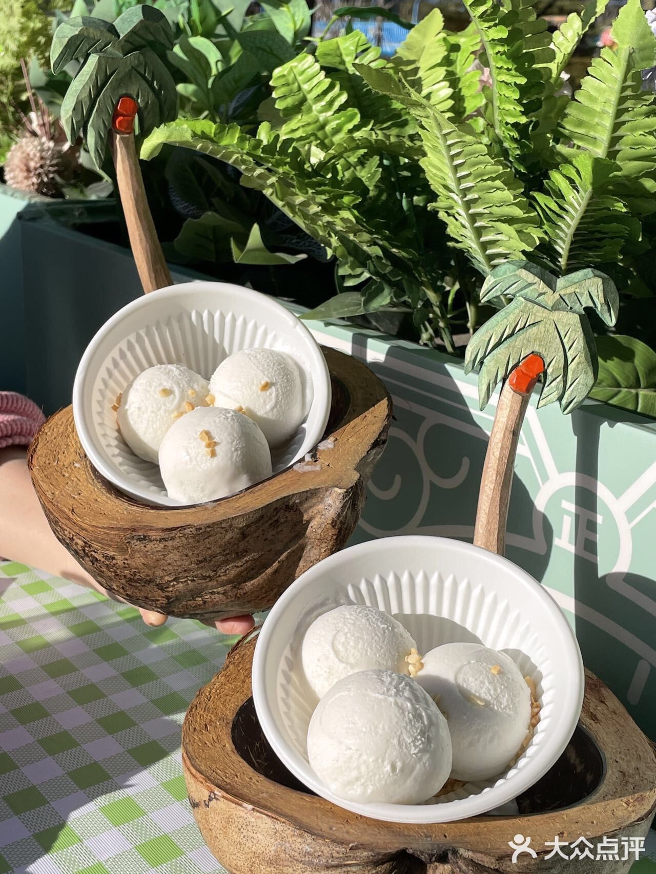 来蓝港我只做1️⃣件事！炫奶噗噗椰子冰淇淋！