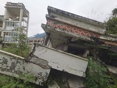 -四川汶川特大地震漩口中学遗址