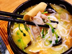 蒙自过桥米线-麦麦山云南菜(复地活力城店)