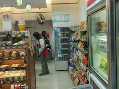 -全家便利店(襄阳南路店)