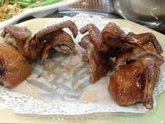 红烧乳鸽-煲煲掂风味煲仔饭餐厅(西区店)