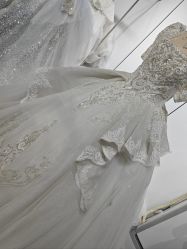 点击看大图 -艾拉·女王婚纱礼服馆