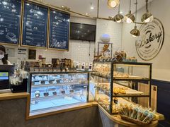 面包甜点陈列柜-BONBON BAKERY