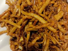 鲜茶树菇炒肉丝-马凯餐厅(地安门店)