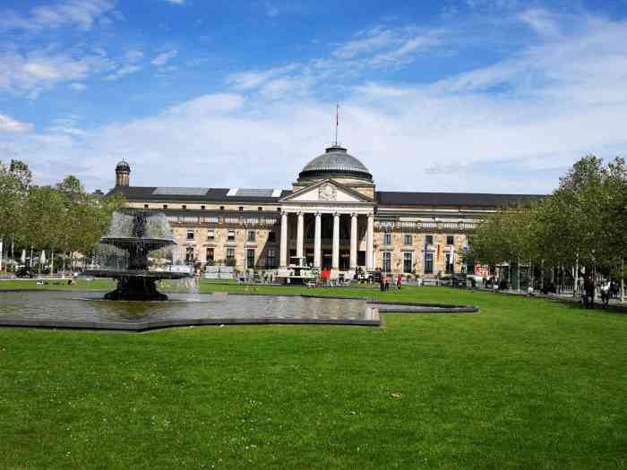 威斯巴登新市政厅-"黑森州的首府,威斯巴登,最有名的莫过于市.