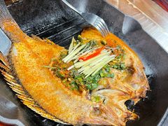 傣族香茅草烤罗非鱼-雀舞云南菜(天津天河城购物中心店)