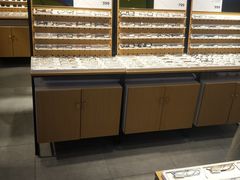 -LOOK眼镜·蔡司依视路配镜(宝山万达店)