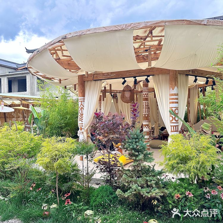 在丽江，真的有被束河古镇这家咖啡店惊艳到