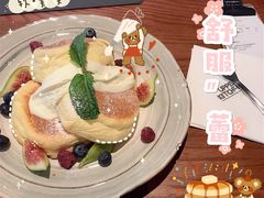 莓果奶油芝士舒芙蕾松饼-UPPER KITCHEN(延安路店)