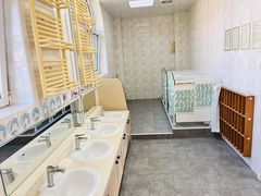 -红黄蓝幼儿园(颐东苑店)