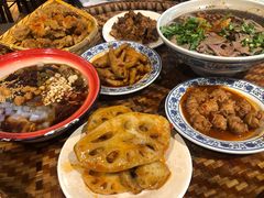 阿婆酥肉-爆炸头阿姨小四川正宗川味小吃(无任何分店)