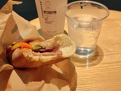 -星巴克(上海虹桥站2A检票口)