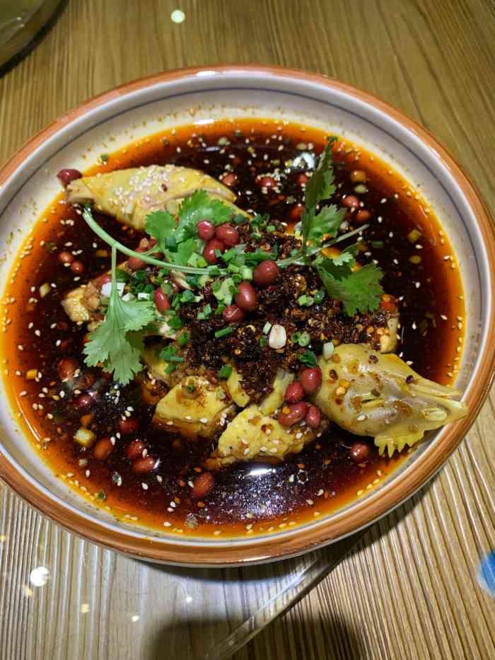 彭厨(花果园风雨桥店)-"店铺很好找,门头非常醒目,有包房还有卡座.