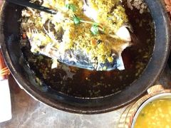 -阿瓦山寨·湘菜现炒·剁椒鱼头王(咸阳总店)