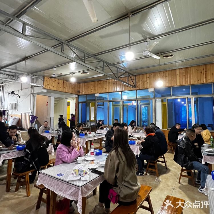 温江公平红烧兔，性价比平民食堂