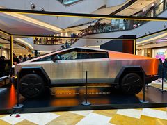 -TESLA 特斯拉(上海太古汇体验店)