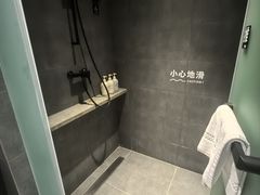 -上海虹桥中心爱琴海亚朵S酒店