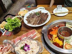 -佬土鹅肠火锅(解放路店)