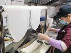 -呷佬·长沙手工米粉(金沙江路店)