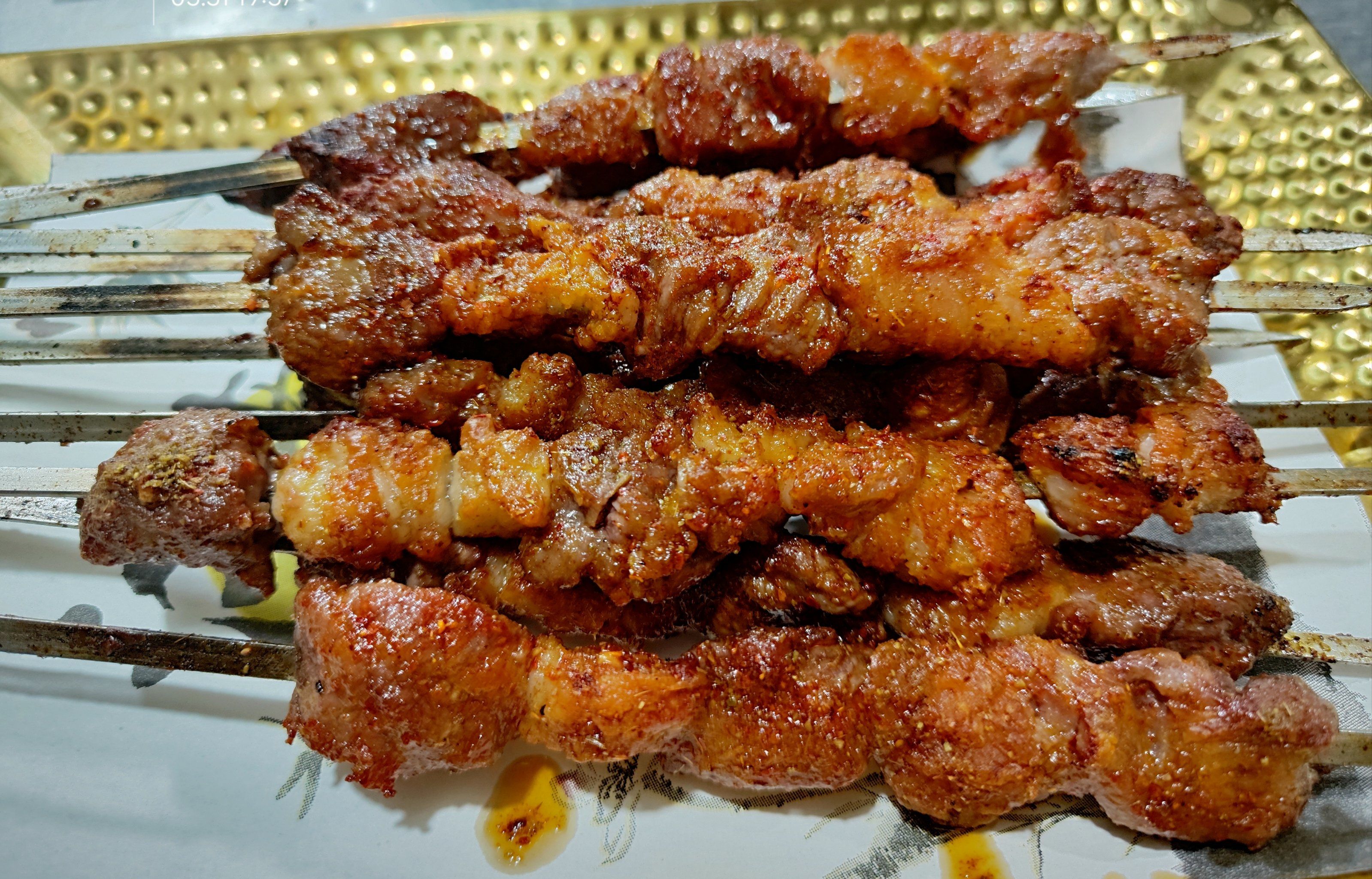 新疆羊肉串好吃
#羊肉串烤得恰到好处的肉块,外酥里嫩,散发着诱人的